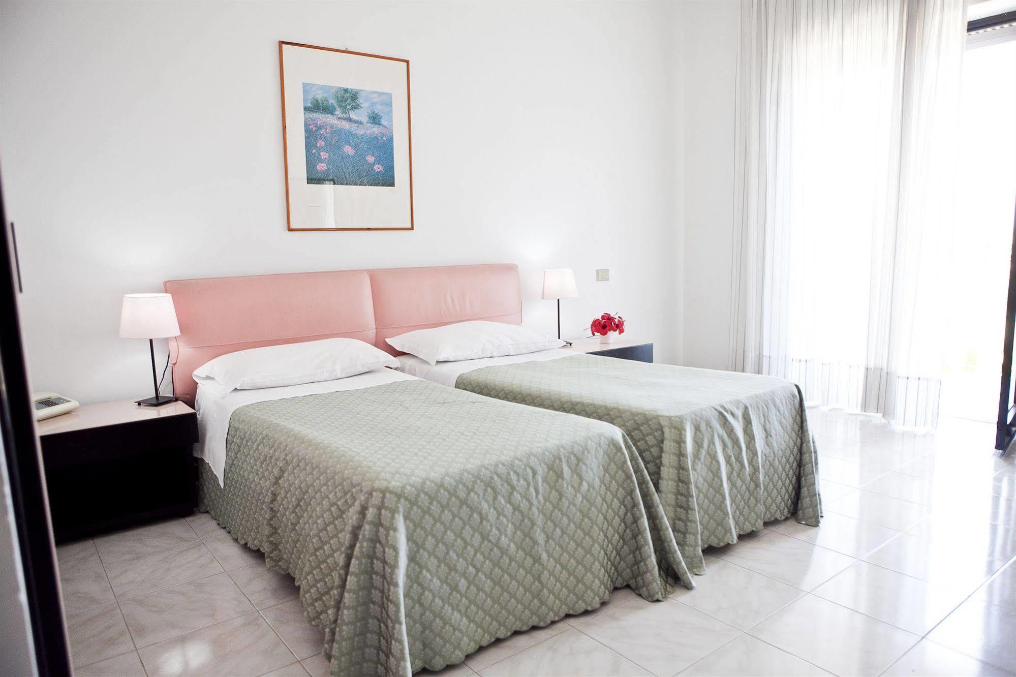Futura Style Helios Hotel Noto Ngoại thất bức ảnh